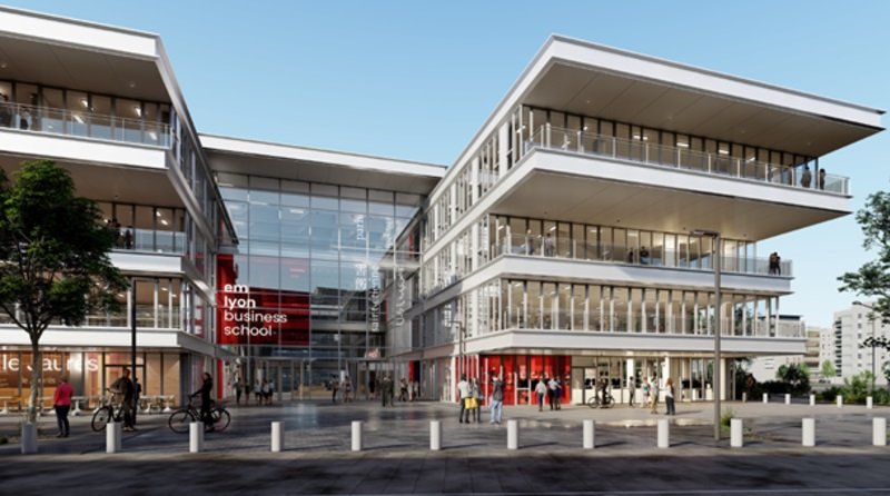 Facade-de-lecole-superieure-de-emlyon-business-school